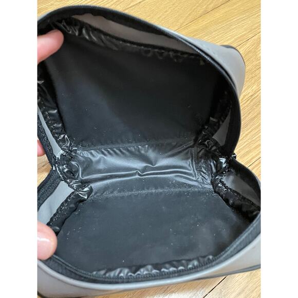 Remington Made in USA Gray Leather‎ full zipper pouch, clean - Picture 5 of 5